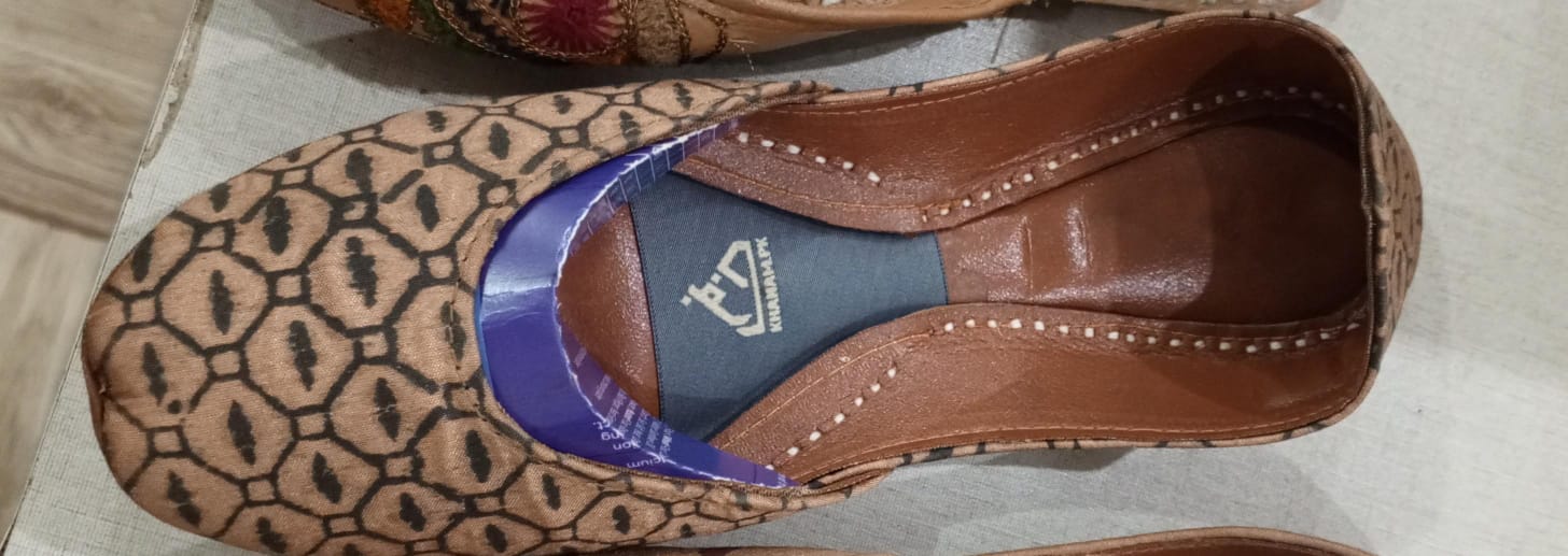 Premium Khussas